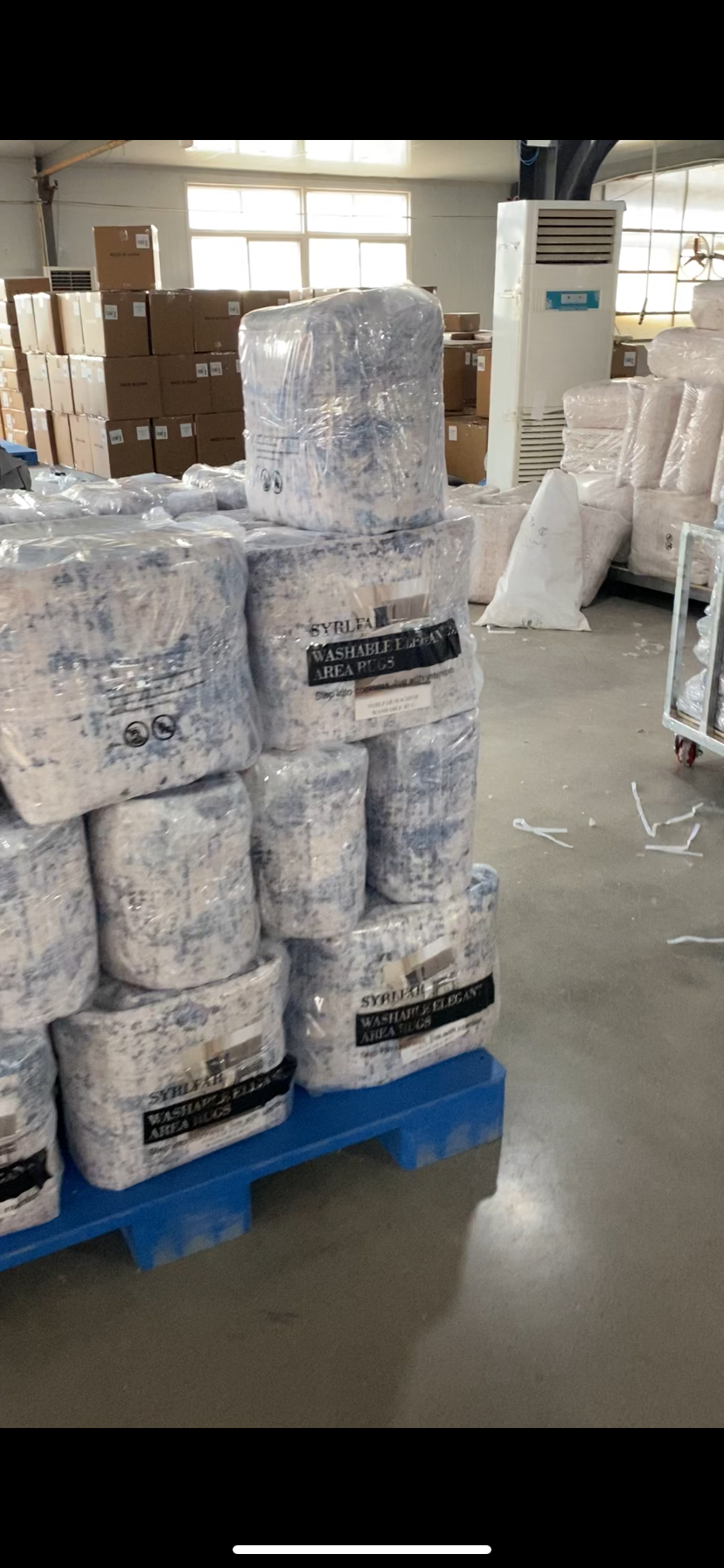 Wholesale washable rugs packed on pallets